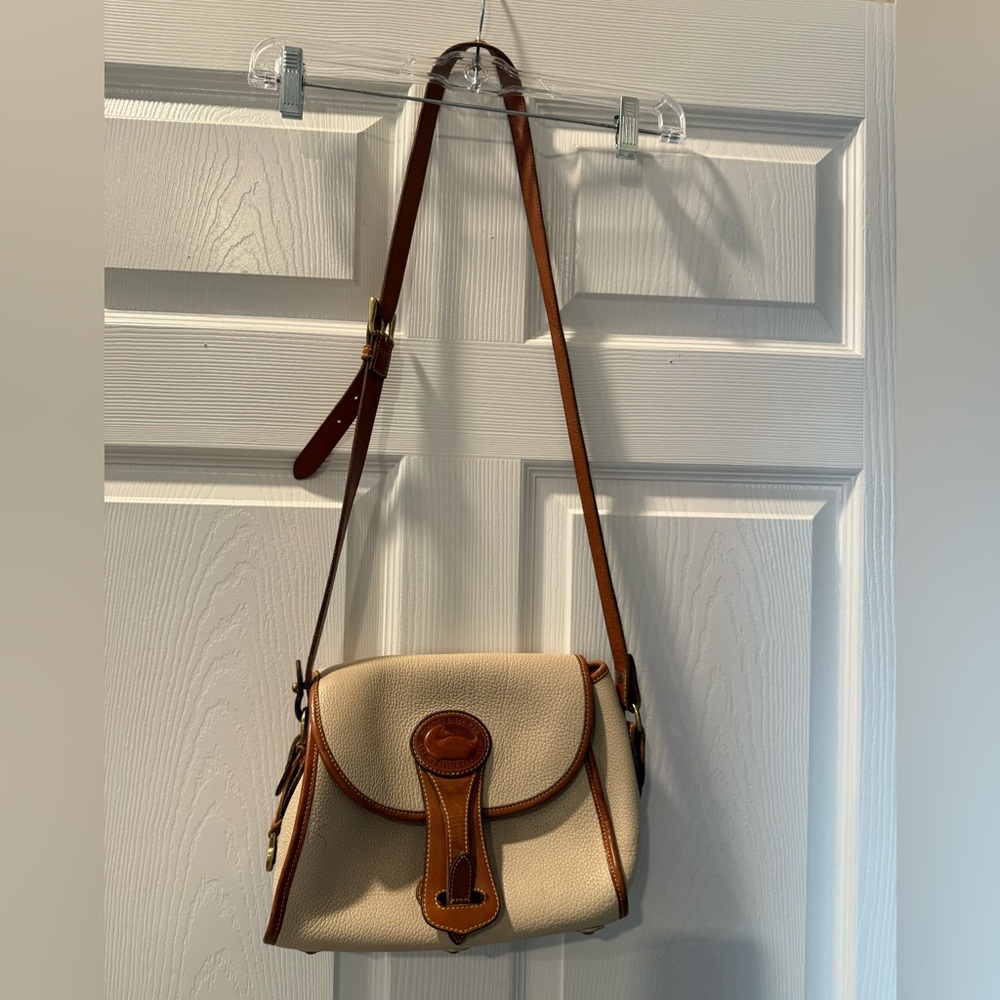 Dooney and Bourke‎ All Weather Leather Purse